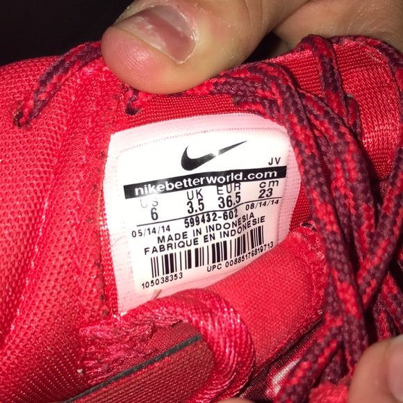 COPY - Nike Roshe Shoes - Picture 4 of 4